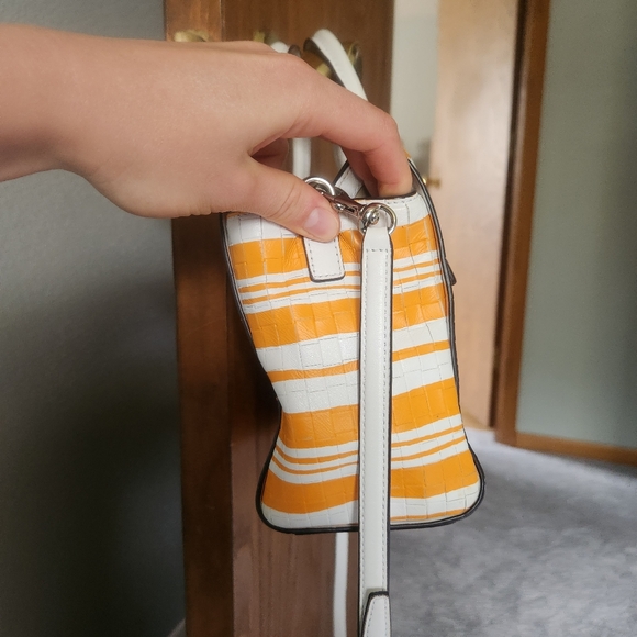 Coach Handbag/Crossbody - Picture 4 of 15